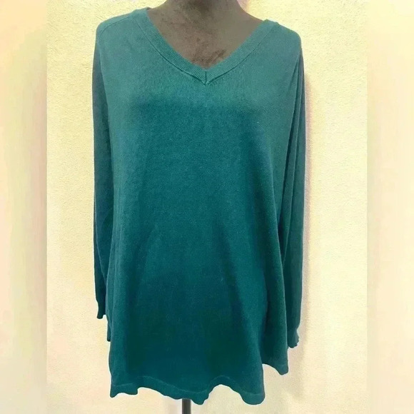 Lane Bryant V-Neck Emerald Green Sweater - Size 18/20 (2X) - Picture 1 of 7